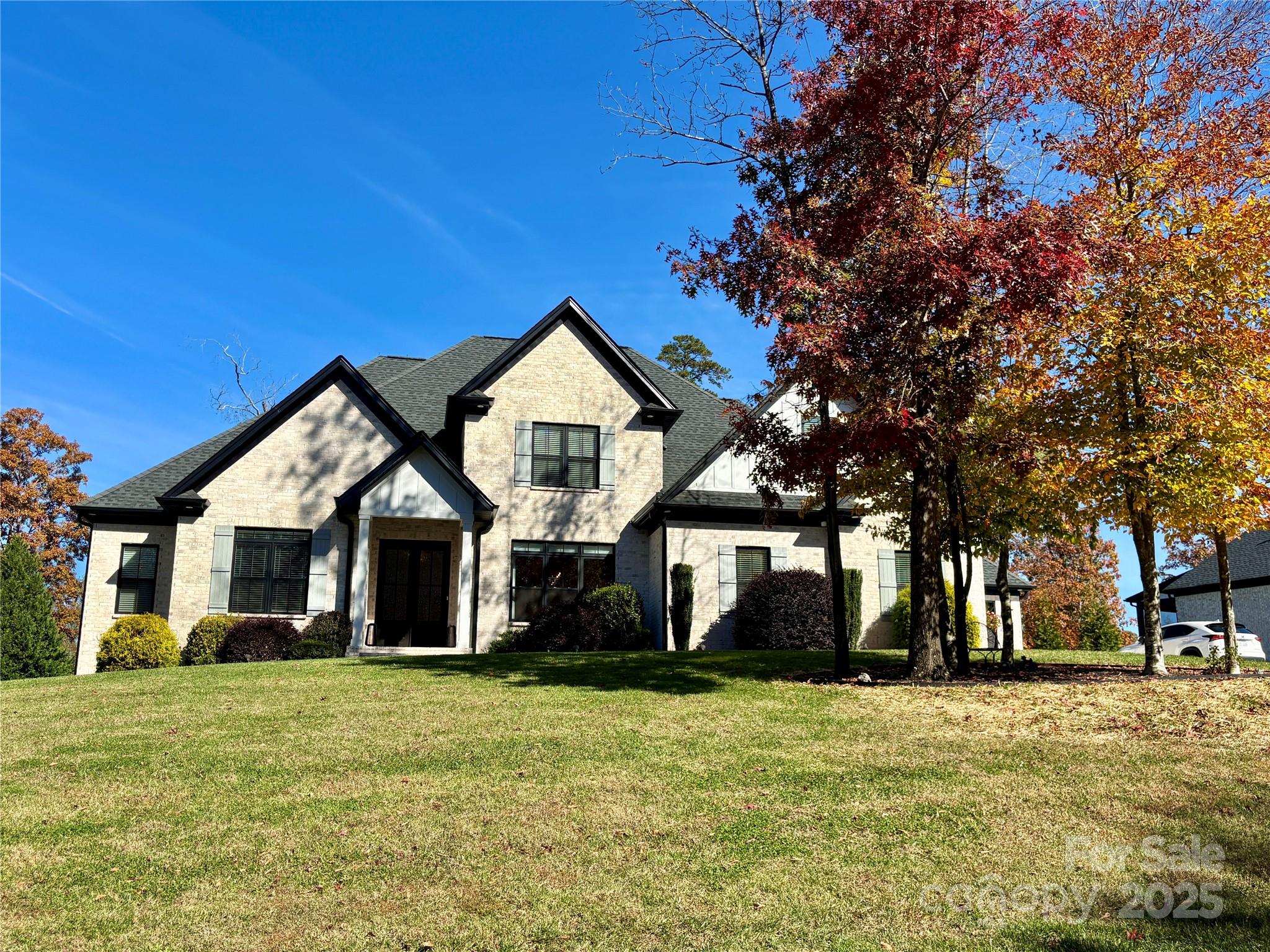 108 41st Avenue Northwest Hickory, NC 28601 - Photo 45 of 48 a front view of a house with a garden