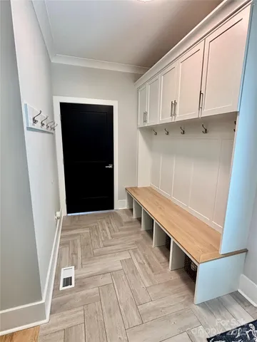 $995,000 | 108 41st Avenue Northwest, Hickory, NC 28601