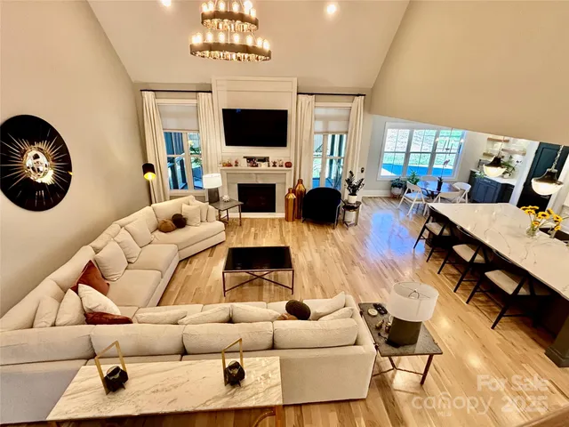 $995,000 | 108 41st Avenue Northwest, Hickory, NC 28601