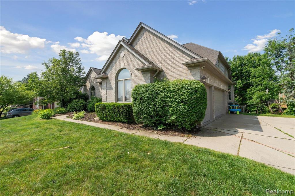 6543 Chatham Circle Rochester Hills, MI 48306 - Photo 4 of 51