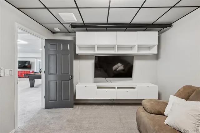 a view of livingroom with furniture