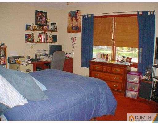 13 Harding Avenue Edison, NJ 08820 - Photo 9 of 10 Gallery Image 9