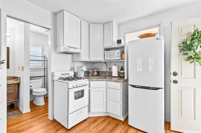 $2,800,000 | 738 Kanaha Street, Kailua, HI 96734