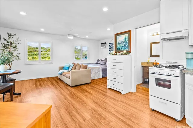 $2,800,000 | 738 Kanaha Street, Kailua, HI 96734