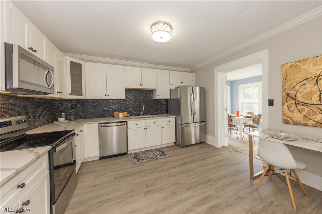 3324 Altamont Road Cleveland, OH 44118 - Photo 8 of 33