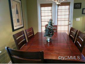 182 Pamlico Road Fletcher, NC 28732 - Photo 4 of 11 a living room with furniture