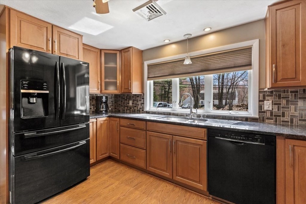 177 High Plain Road Andover, MA 01810 - Photo 5 of 24 Gallery Image 5