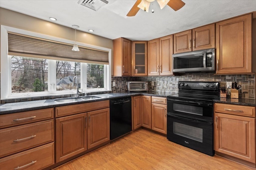 177 High Plain Road Andover, MA 01810 - Photo 6 of 24 Gallery Image 6