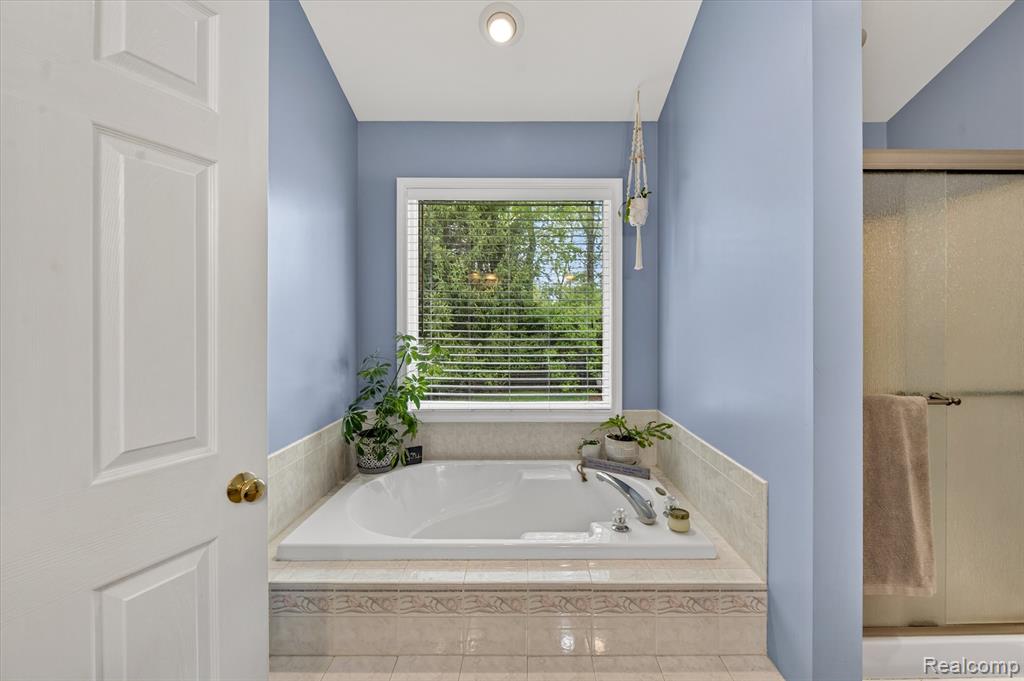 7659 Clyde Road Fenton, MI 48430 - Photo 25 of 52