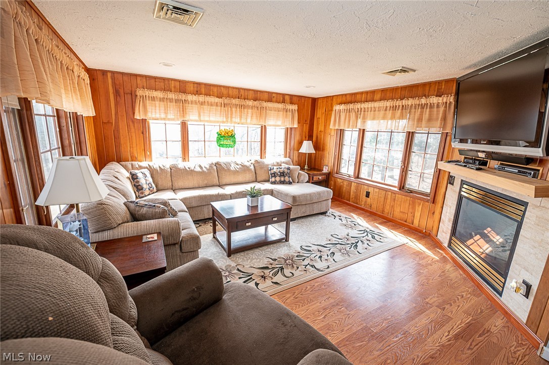 36426 Ridge Road Willoughby, OH 44094 - Photo 9 of 14 Gallery Image 9