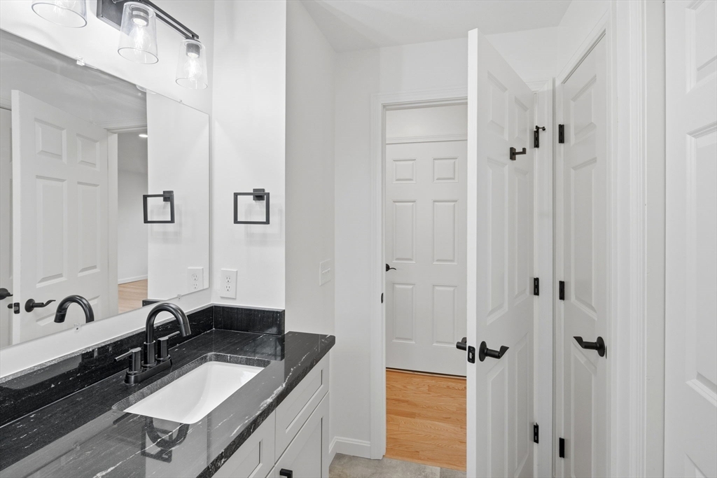 38 Colonial Road Webster, MA 01570 - Photo 17 of 41