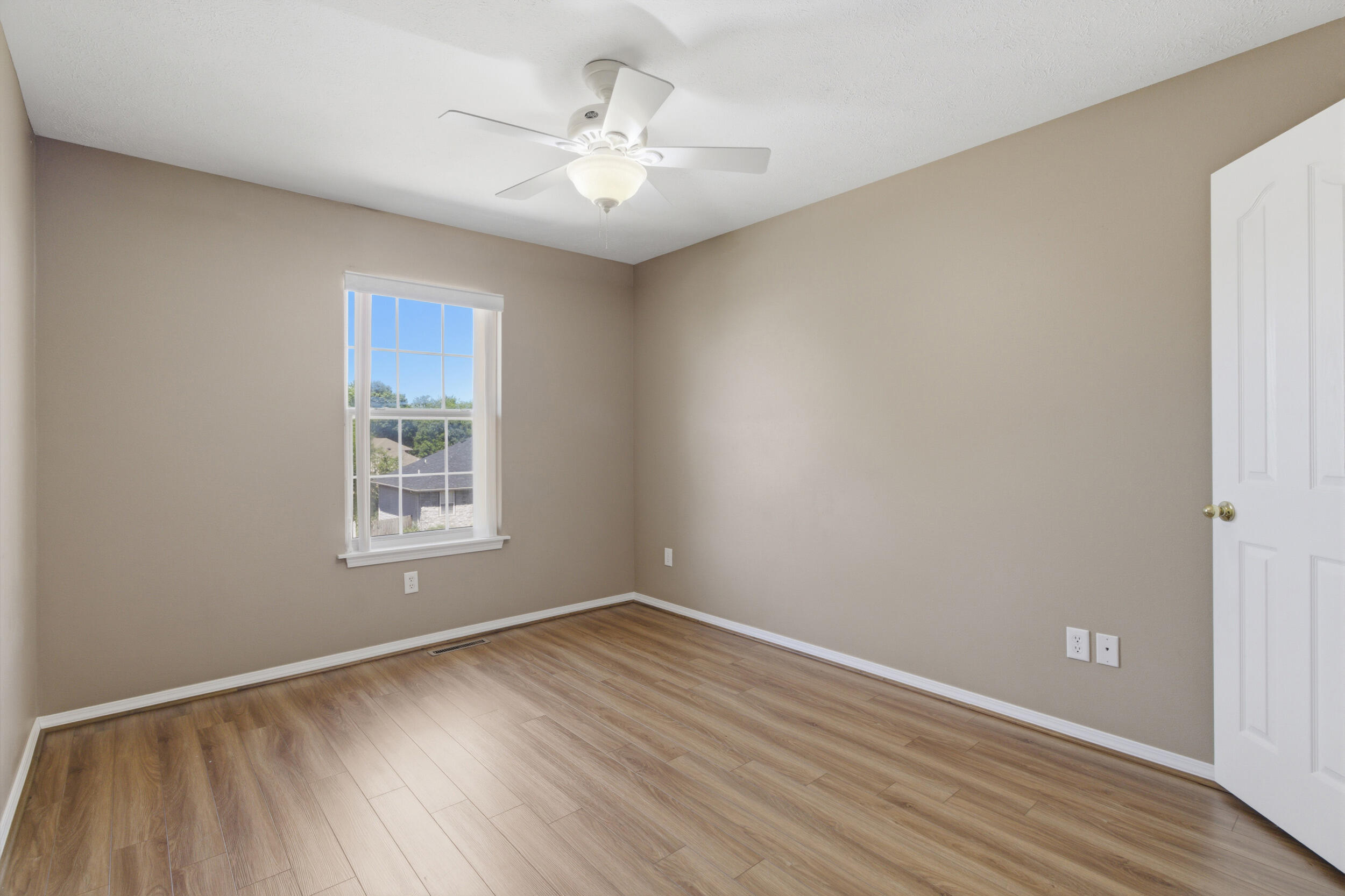 111 Miller Way Monett, MO 65708 - Photo 22 of 44 img_2924