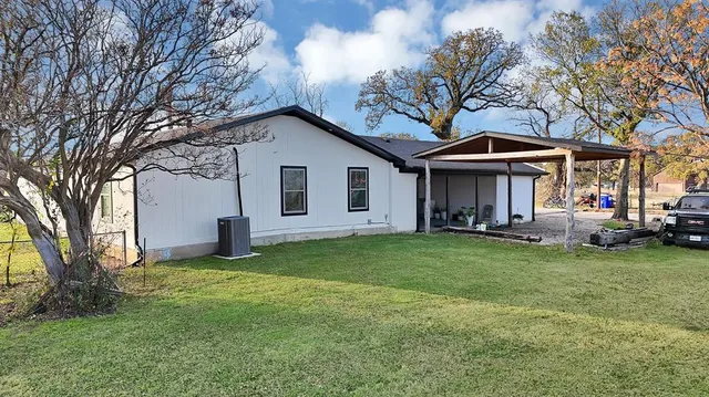 $399,900 | 19791 Highway 274, Kemp, TX 75143