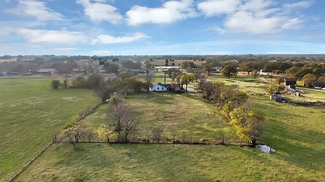 $399,900 | 19791 Highway 274, Kemp, TX 75143