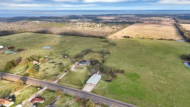 $399,900 | 19791 Highway 274, Kemp, TX 75143