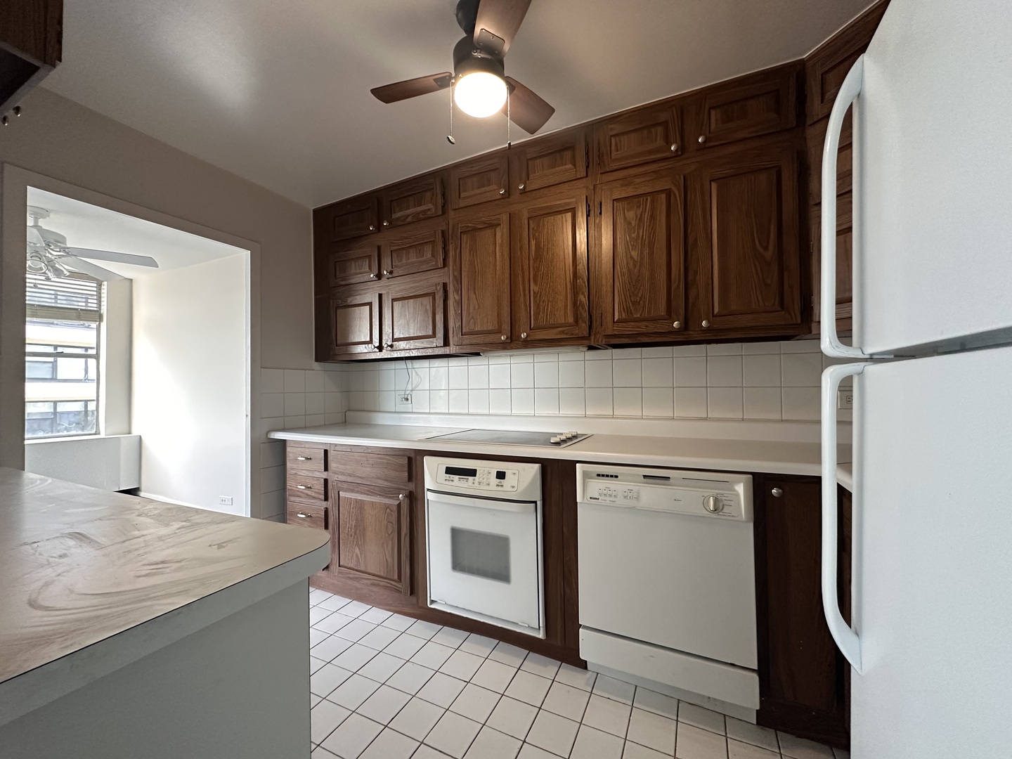 5757 North Sheridan Road, Unit 17C Chicago, IL 60660 - Photo 12 of 21