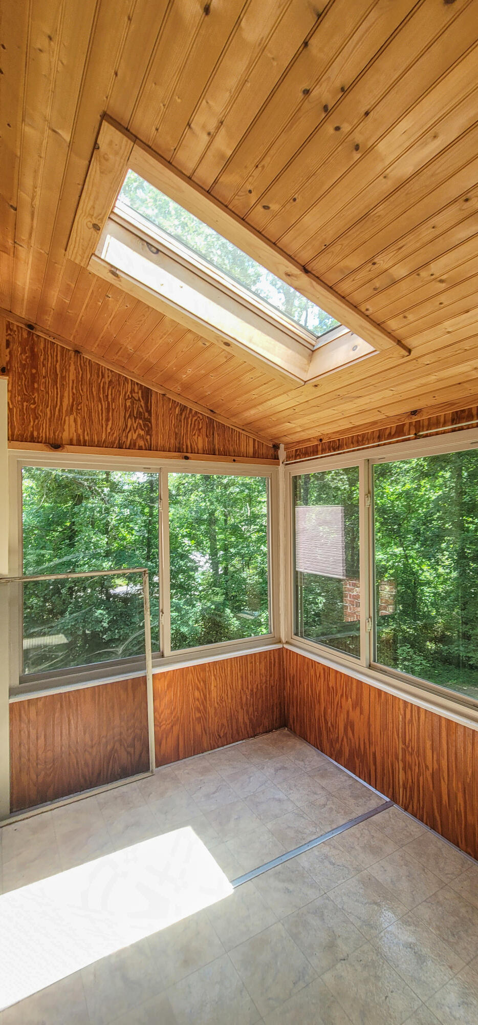 4225 McDonald Road Apison, TN 37302 - Photo 36 of 36 4225 McDonald Rd Sun Room-130957