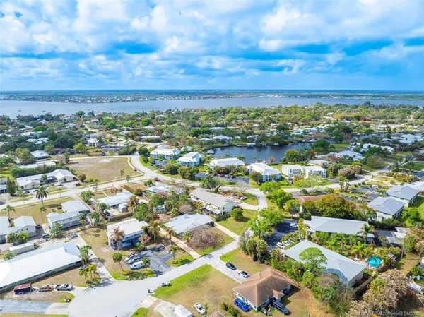 $239,900 | 973 Northwest Spruce Ridge Drive, Unit 3, Stuart, FL 34994