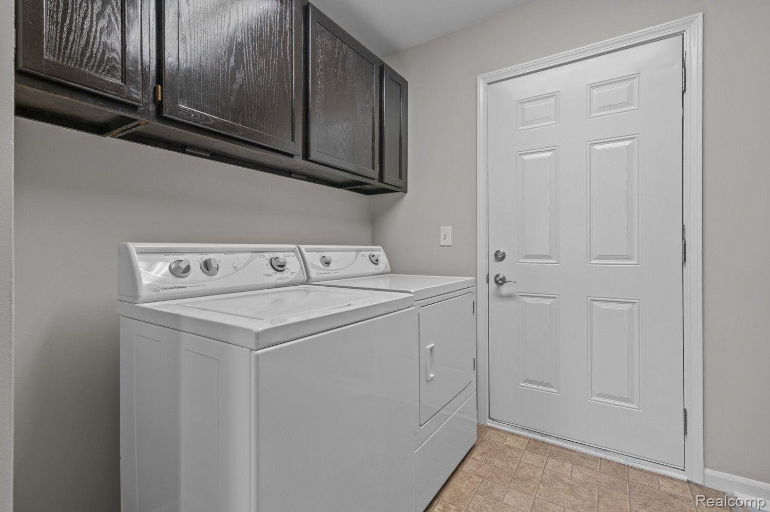 48720 Hanford Road Canton, MI 48187 - Photo 16 of 24 Gallery Image 16