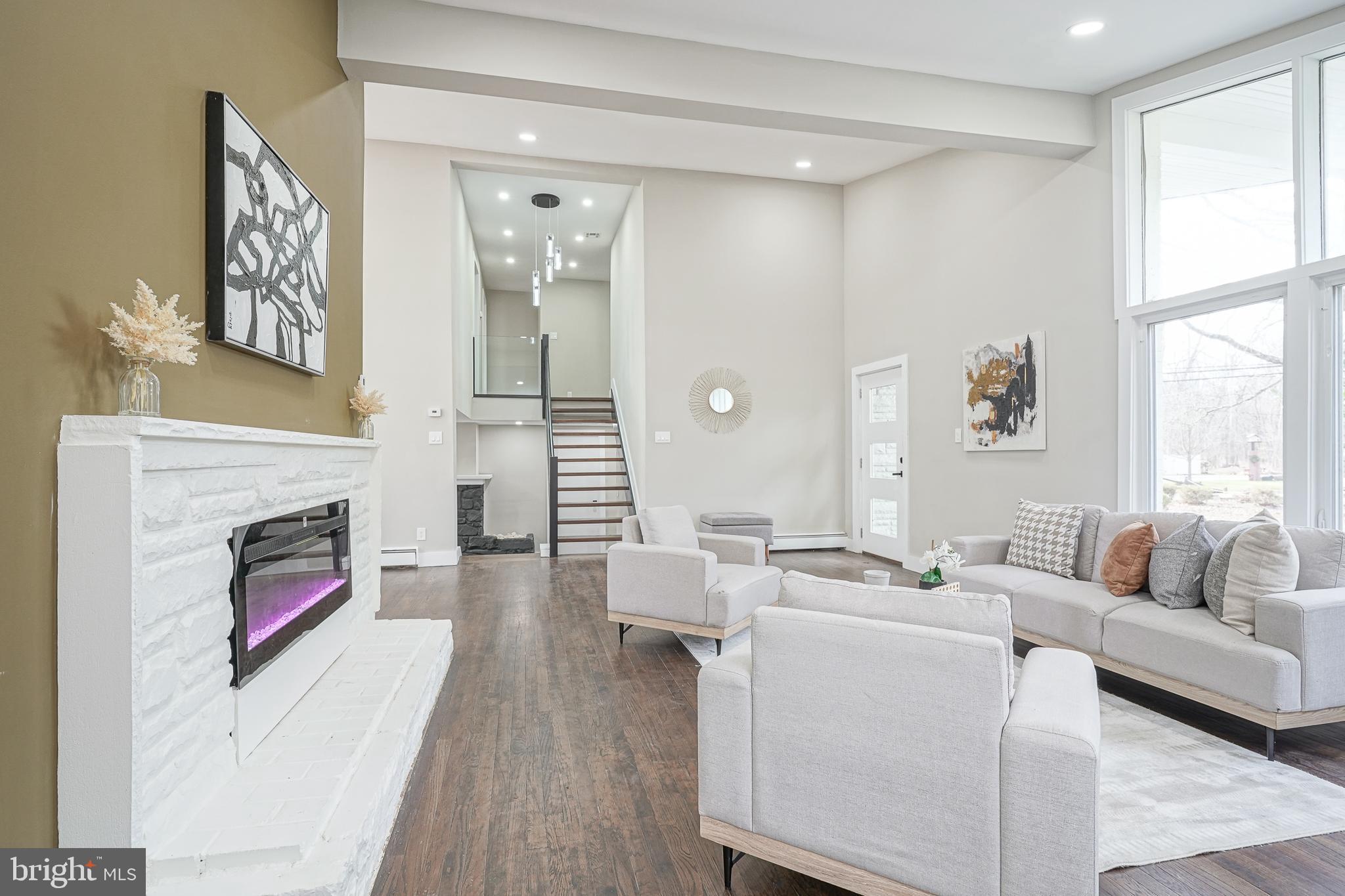 70 Cooper Tomlinson Road Medford, NJ 08055 - Photo 11 of 67 Living Room