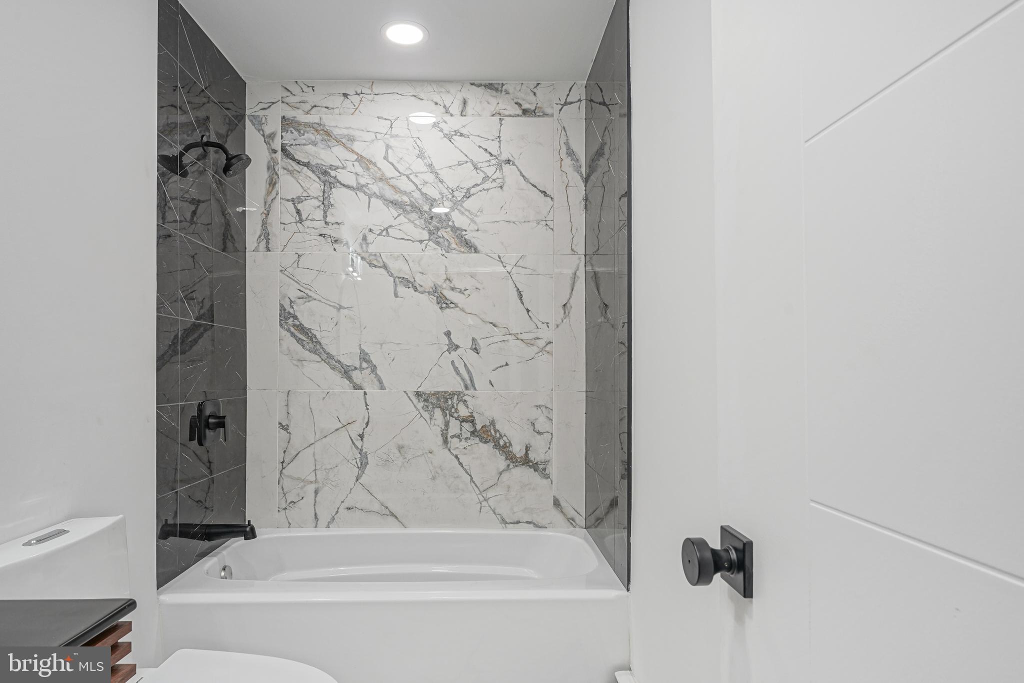 70 Cooper Tomlinson Road Medford, NJ 08055 - Photo 35 of 67 Second Floor Hall Bath