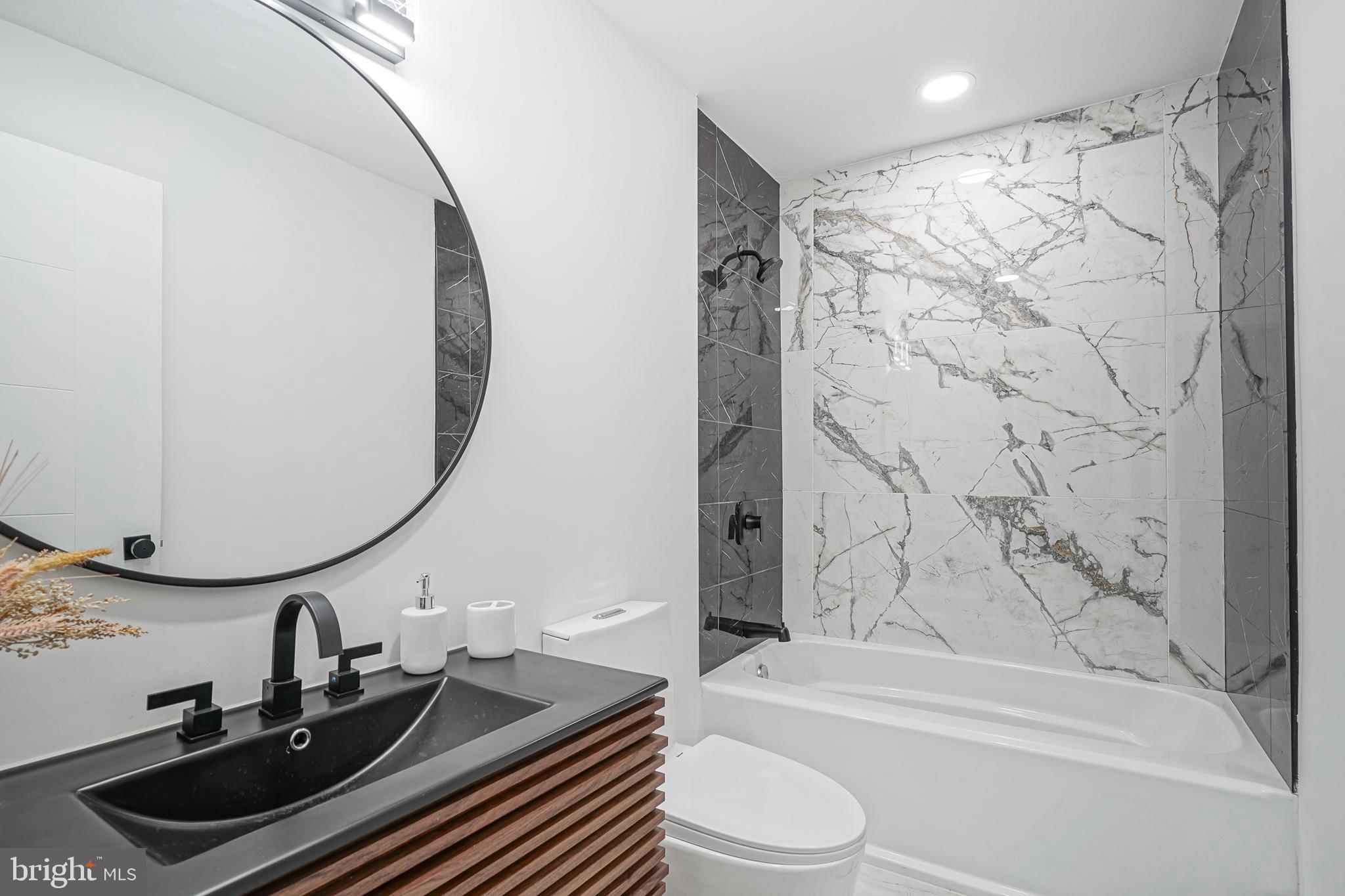 70 Cooper Tomlinson Road Medford, NJ 08055 - Photo 36 of 67 Second Floor Hall Bath