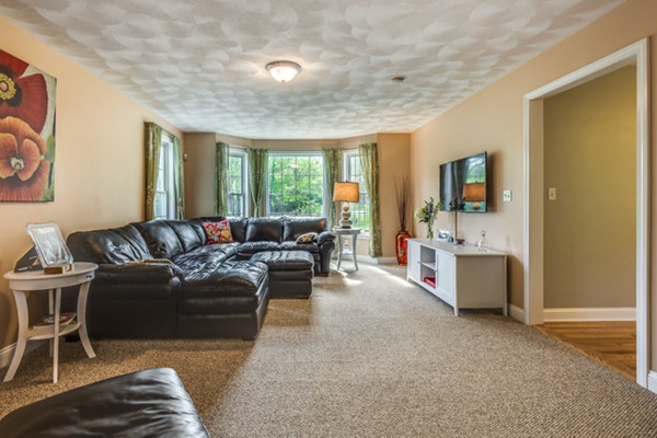 33 Jacques Road Tyngsborough, MA 01879 - Photo 11 of 30 Gallery Image 11