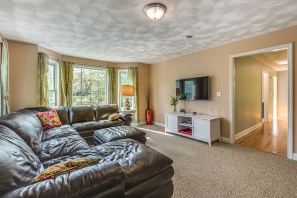 33 Jacques Road Tyngsborough, MA 01879 - Photo 12 of 30 Gallery Image 12