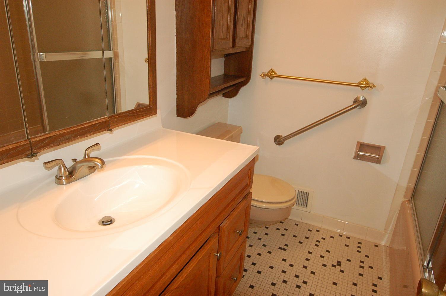 10517 Gorman Road Laurel, MD 20723 - Photo 16 of 46 Hallway bathroom