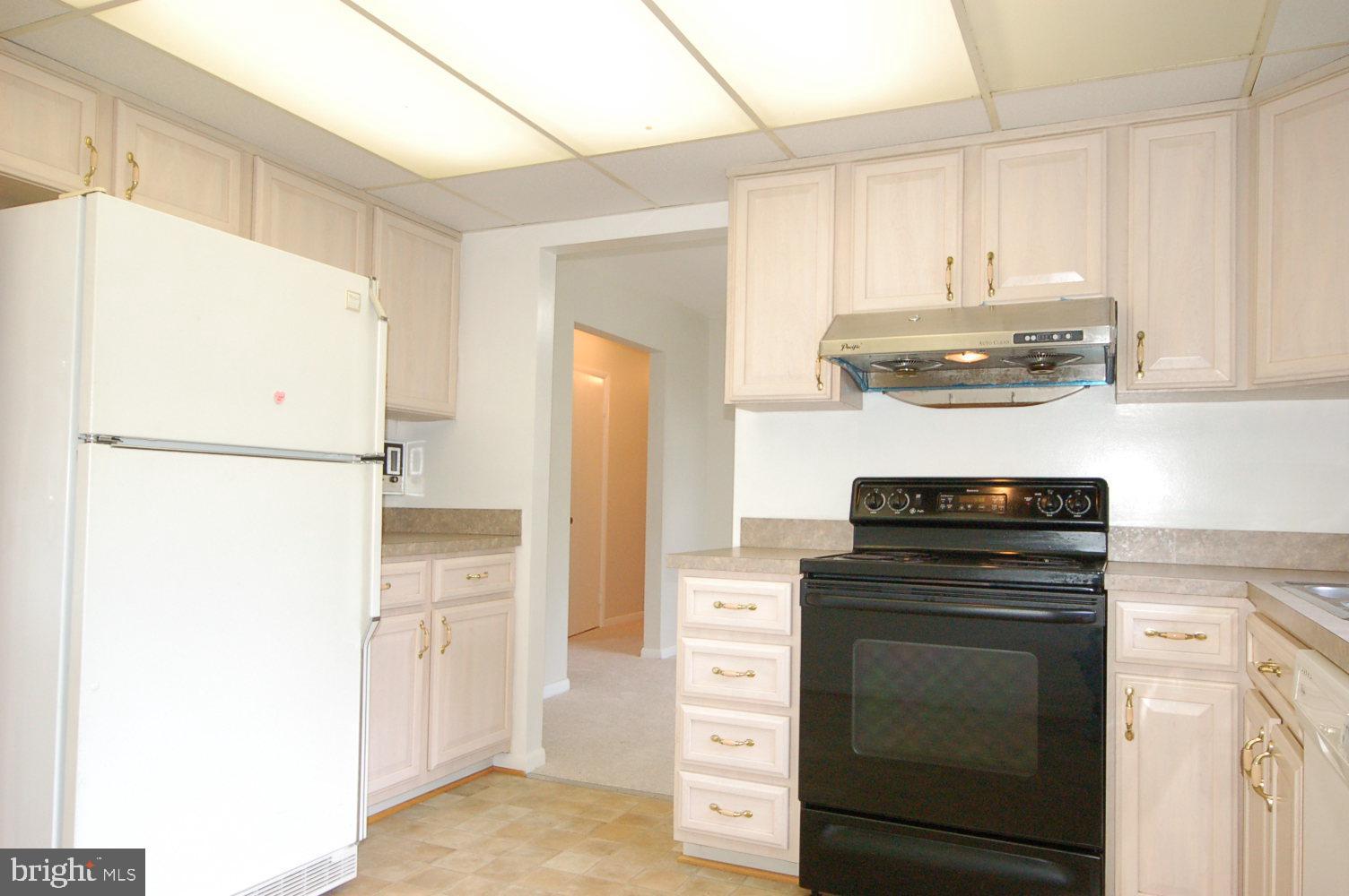10517 Gorman Road Laurel, MD 20723 - Photo 3 of 46 Range hood vents to exterior