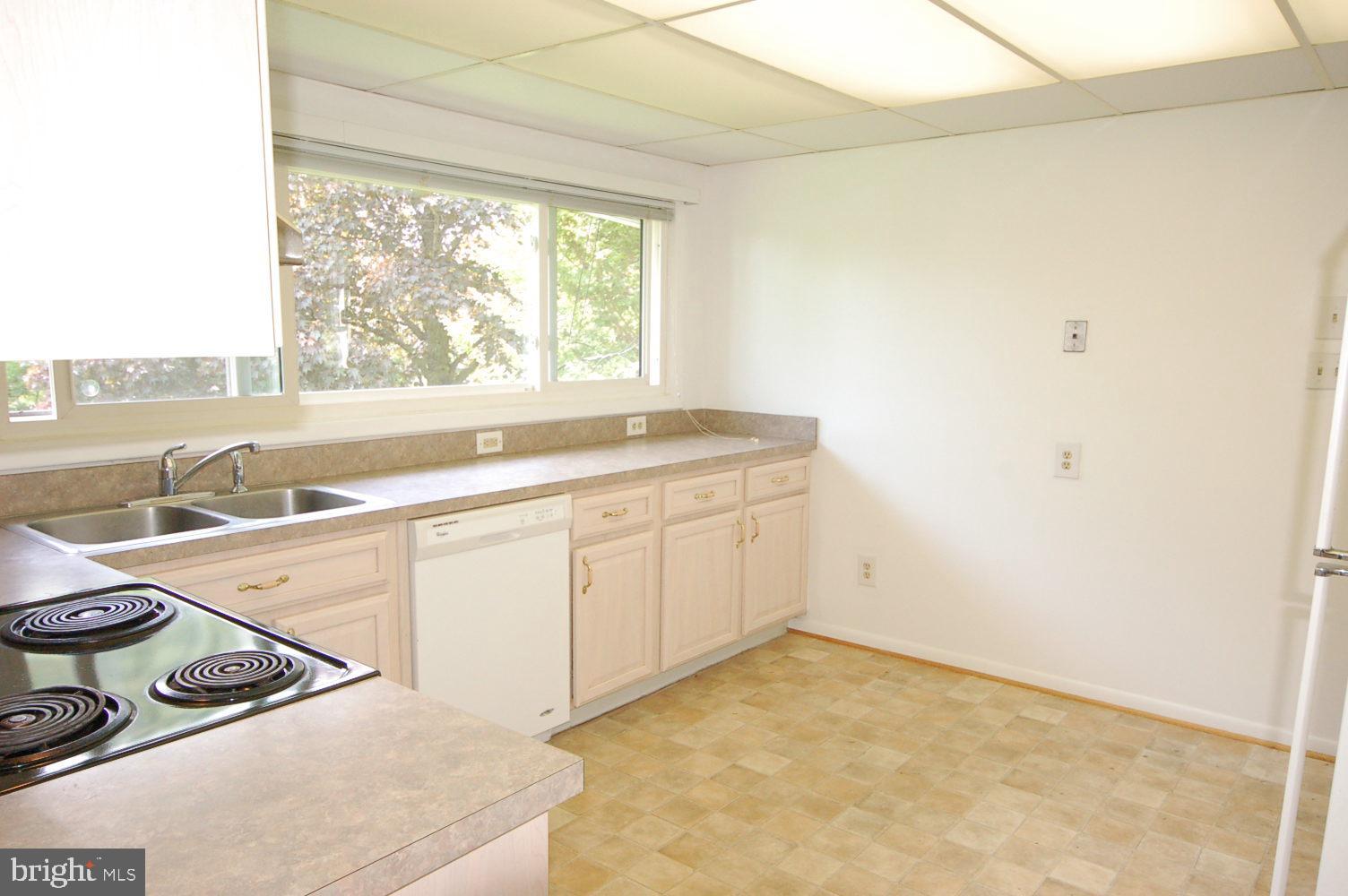 10517 Gorman Road Laurel, MD 20723 - Photo 5 of 46 Spacious kitchen