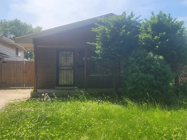 $210,000 | 14116 South Hoxie Avenue, Burnham, IL 60633