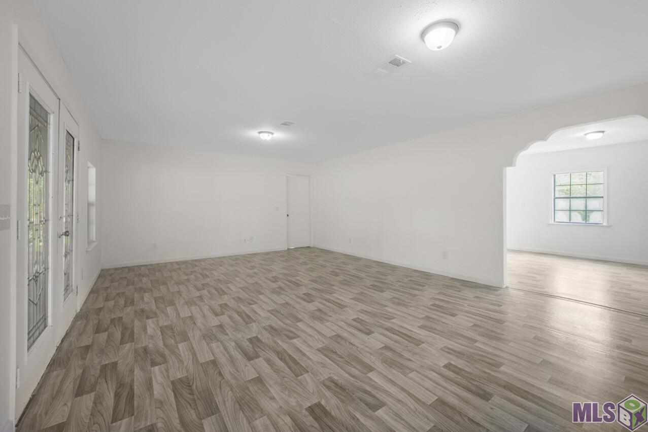 38436 Pierce Road Gonzales, LA 70737 - Photo 5 of 19 Gallery Image 5