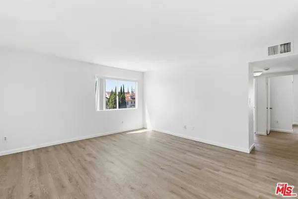 $2,595 | 1002 North Edgemont Street, Unit 7, Los Angeles, CA 90029