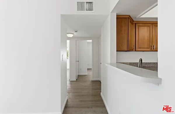$2,595 | 1002 North Edgemont Street, Unit 7, Los Angeles, CA 90029