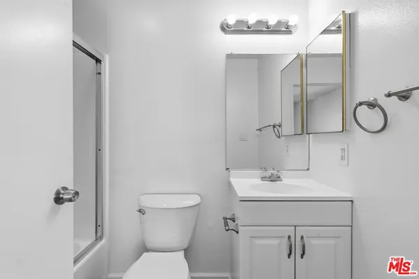 $2,595 | 1002 North Edgemont Street, Unit 7, Los Angeles, CA 90029