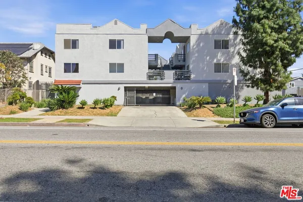 $2,595 | 1002 North Edgemont Street, Unit 7, Los Angeles, CA 90029