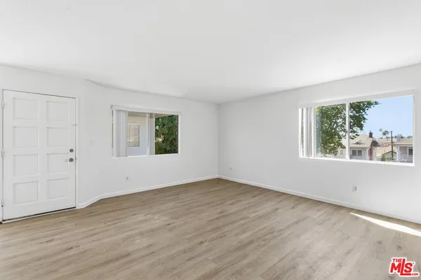 $2,595 | 1002 North Edgemont Street, Unit 7, Los Angeles, CA 90029