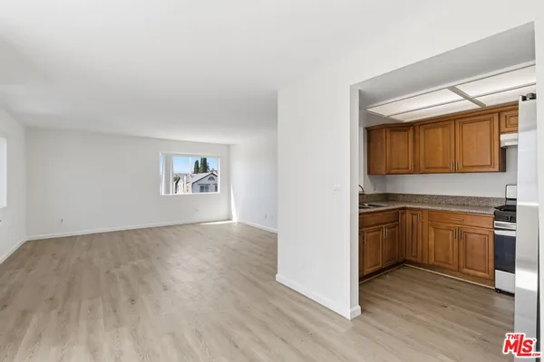 $2,595 | 1002 North Edgemont Street, Unit 7, Los Angeles, CA 90029