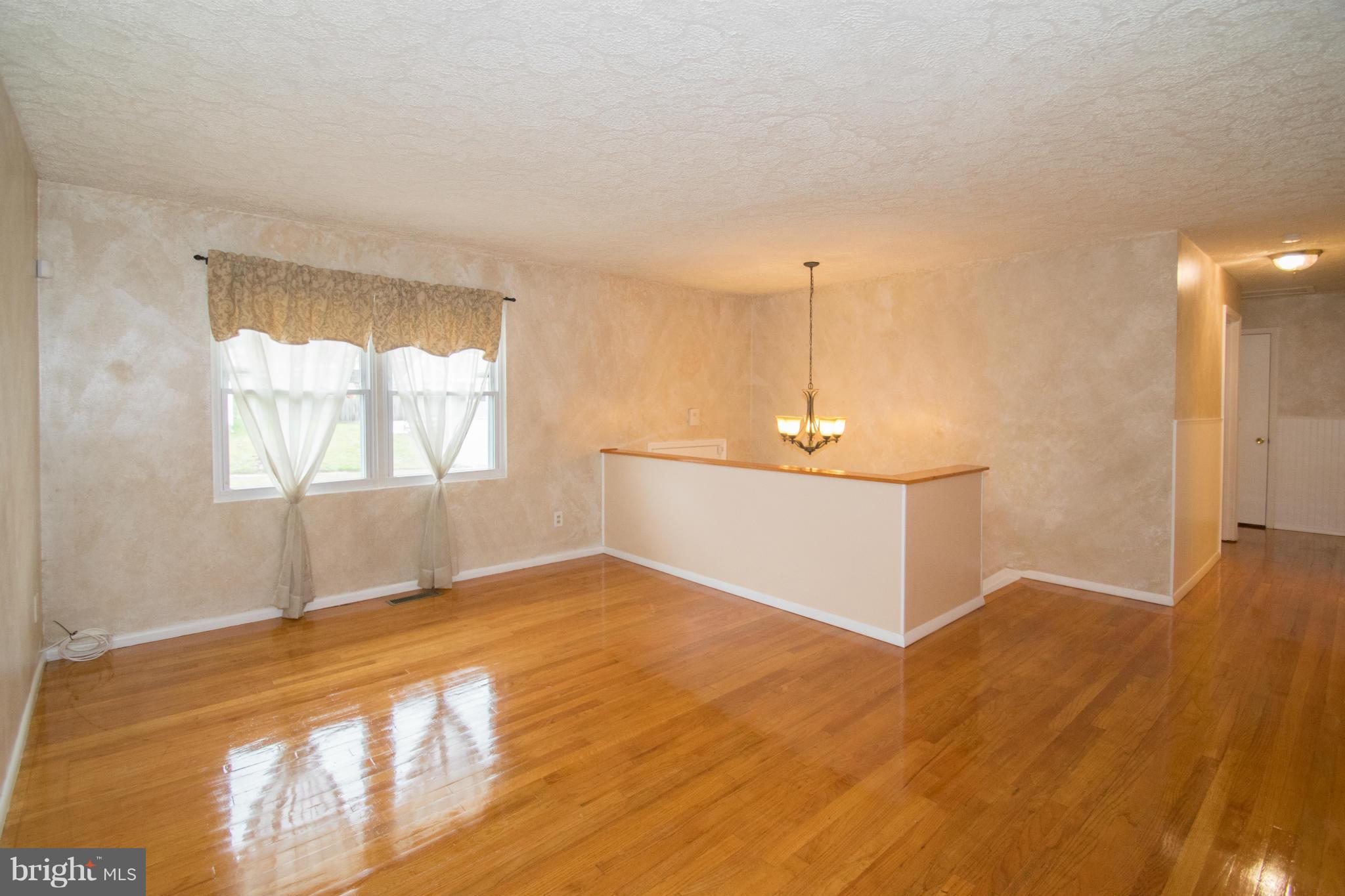 2019 Hanson Road Edgewood, MD 21040 - Photo 5 of 30 Living Room