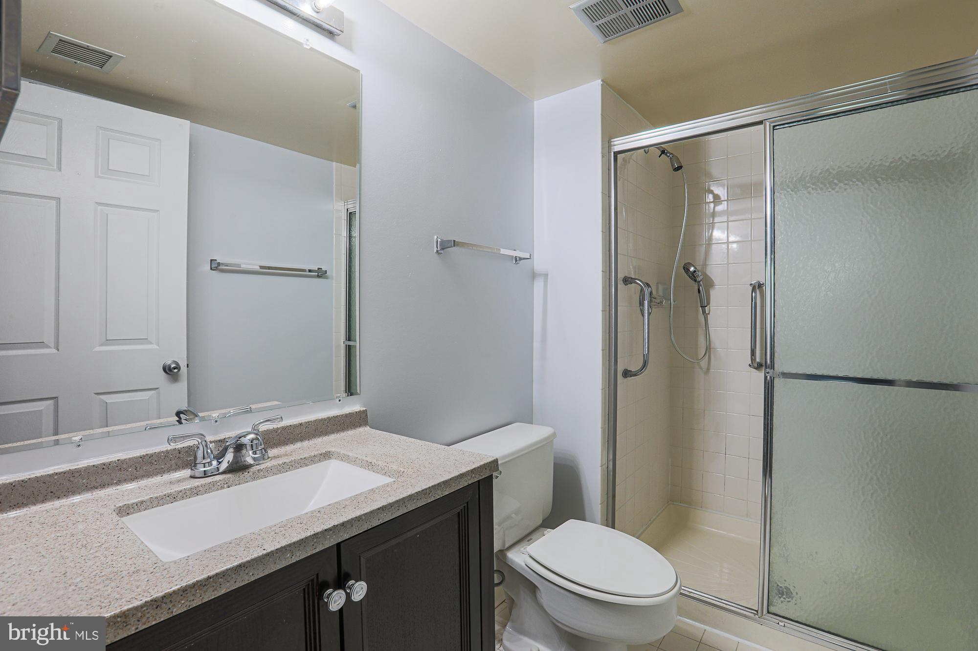 2901 Fallstaff Road, Unit 302 Baltimore, MD 21209 - Photo 24 of 35 Full - Bathroom 2