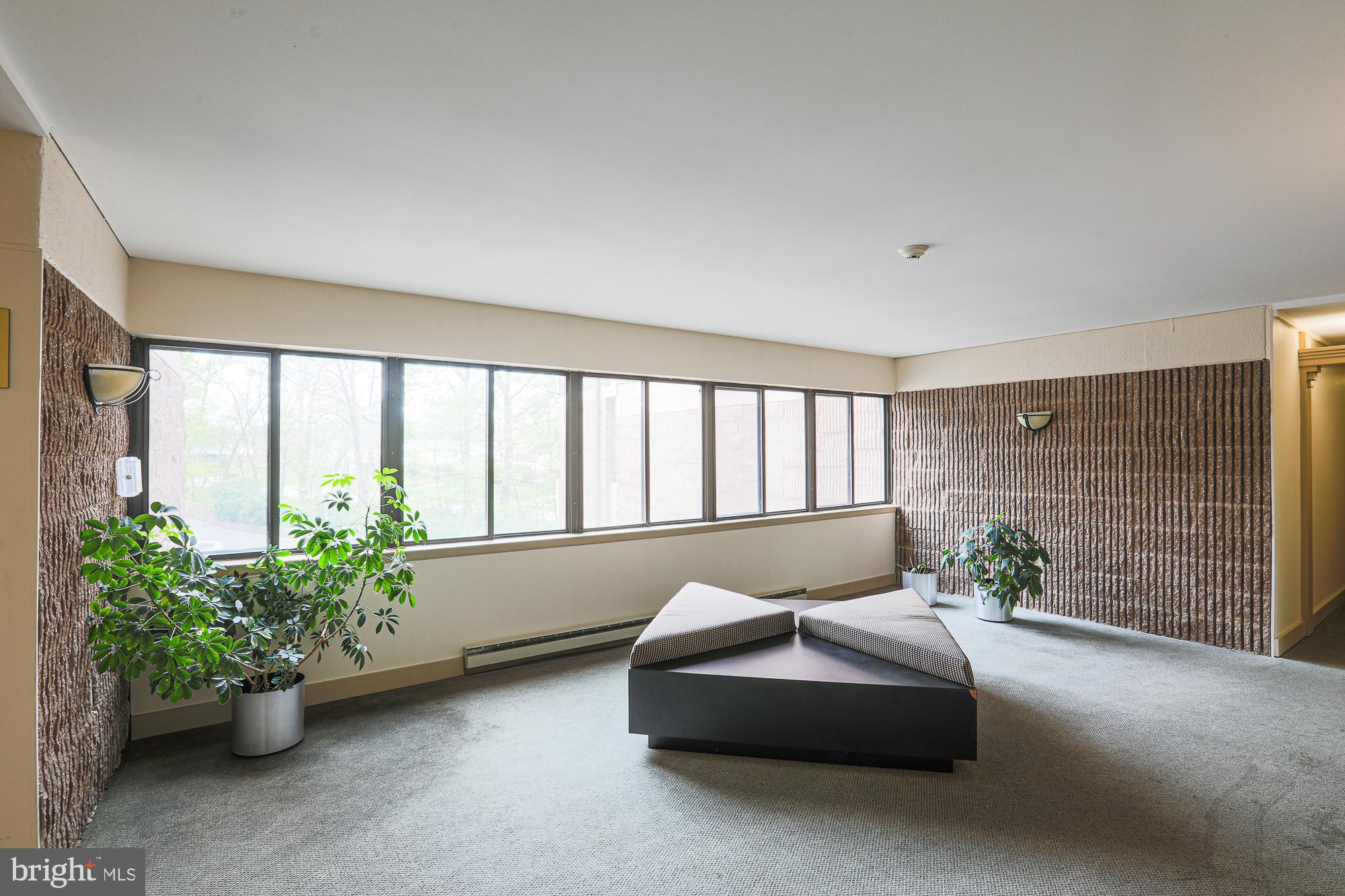 2901 Fallstaff Road, Unit 302 Baltimore, MD 21209 - Photo 6 of 35 Small sit-down area