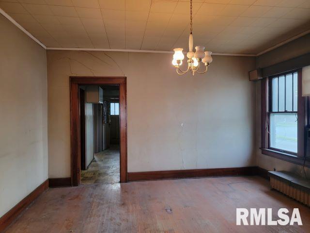 101 South 6th Street Murphysboro, IL 62966 - Photo 24 of 42 a view of an empty room with a window