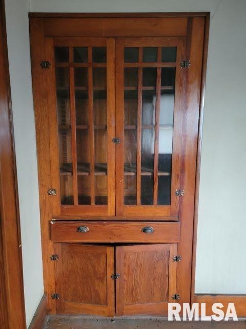 101 South 6th Street Murphysboro, IL 62966 - Photo 25 of 42 a view of front door