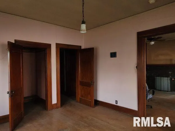 a view of a livingroom with a hallway