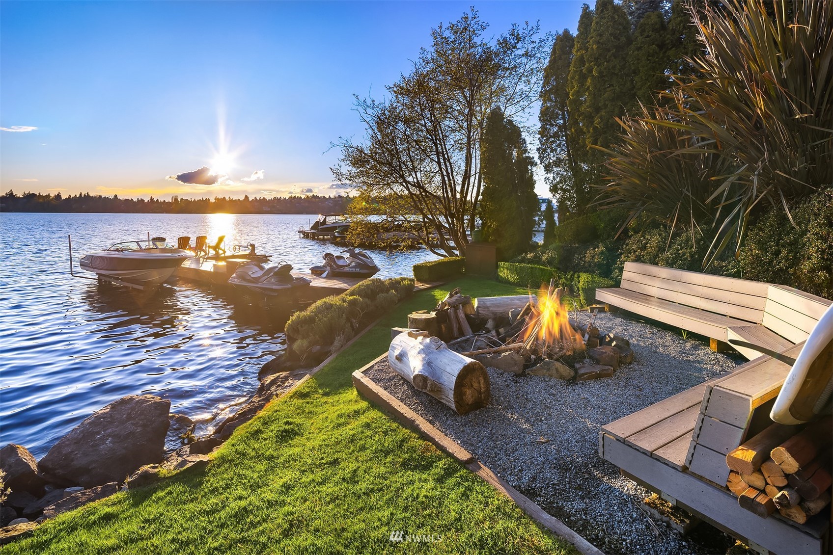 7255 West Ridge Road Mercer Island, WA 98040 - Photo 4 of 40 a view of a backyard with sitting area