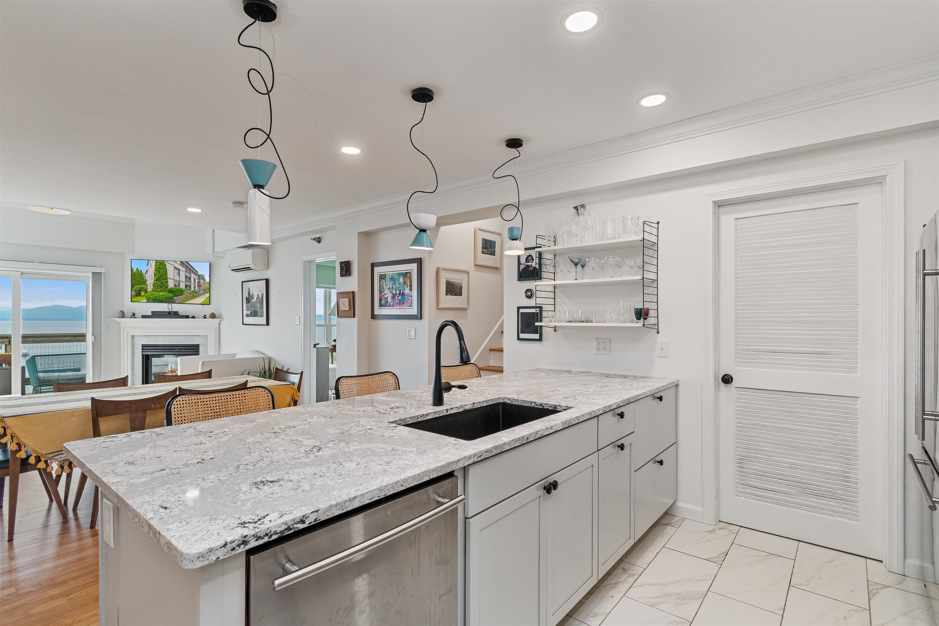 33 North Avenue, Unit 12 Burlington, VT 05401 - Photo 3 of 55