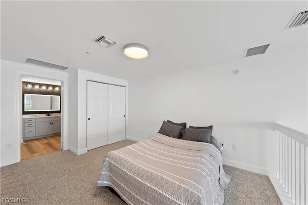$2,400 | 2745 First Street, Unit 113, Fort Myers, FL 33916