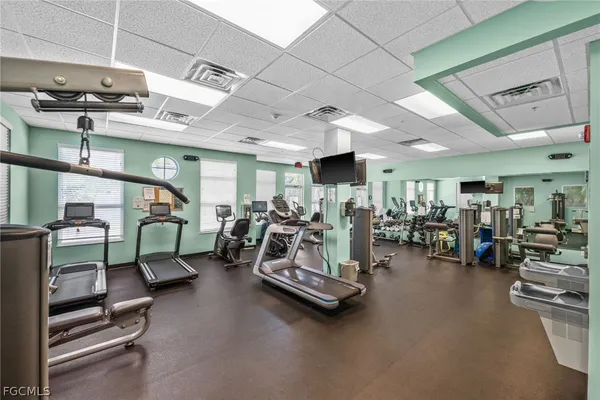 $2,400 | 2745 First Street, Unit 113, Fort Myers, FL 33916