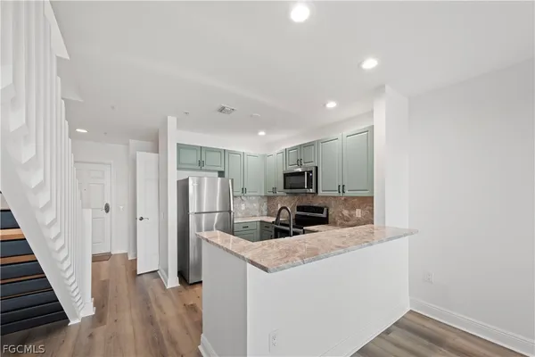 $2,400 | 2745 First Street, Unit 113, Fort Myers, FL 33916